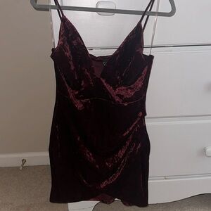 Velvet dark red short dress